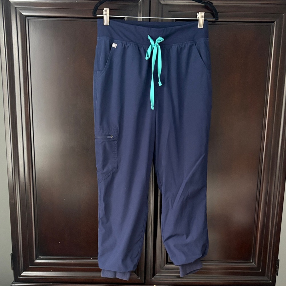 Figs Women's Navy Jogger Scrub Pants